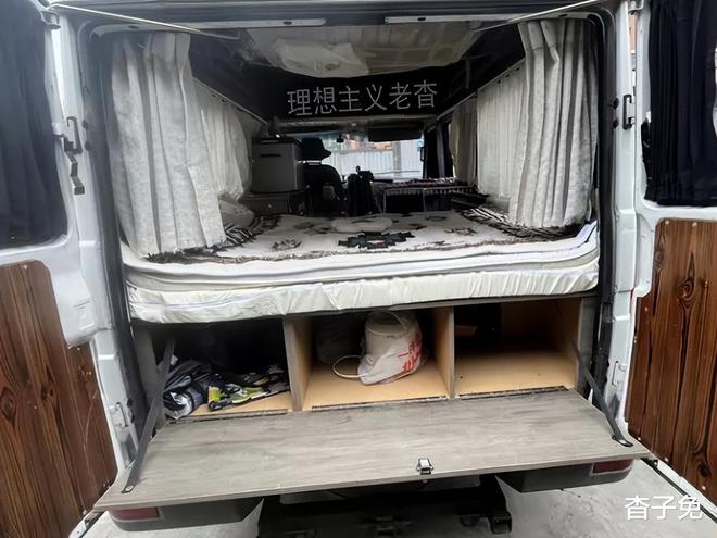 意改装床车旅行轻客露营车自驾游更给力不朽情缘网站3门3座后厢大依维柯得(图5)